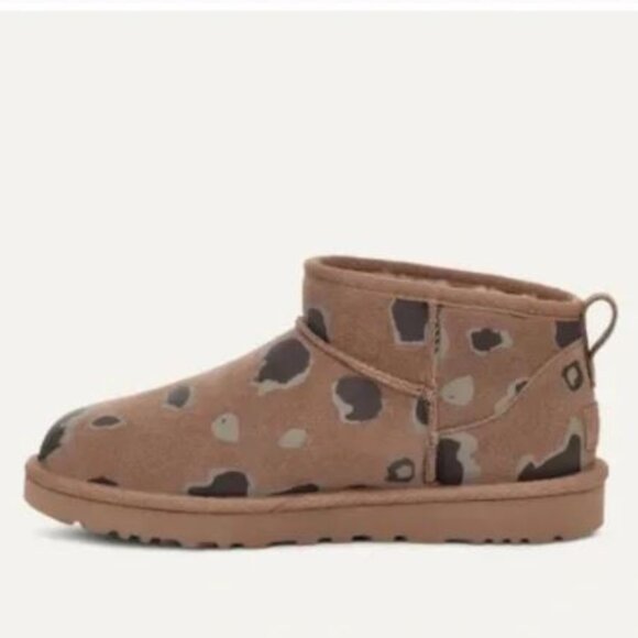 UGG Womens Classic Ultra Mini Super Trendy Print Size 7 - Picture 3 of 4